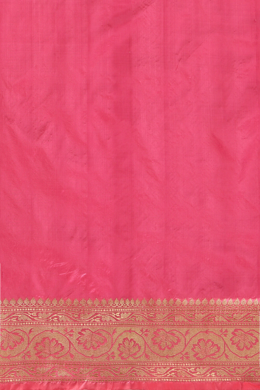 Pure banarasi cherry pink tissue crushed kadhwa saree in stunning weave✨✨  dm for purchase or contact us on ‪+91 6392 139 069‬