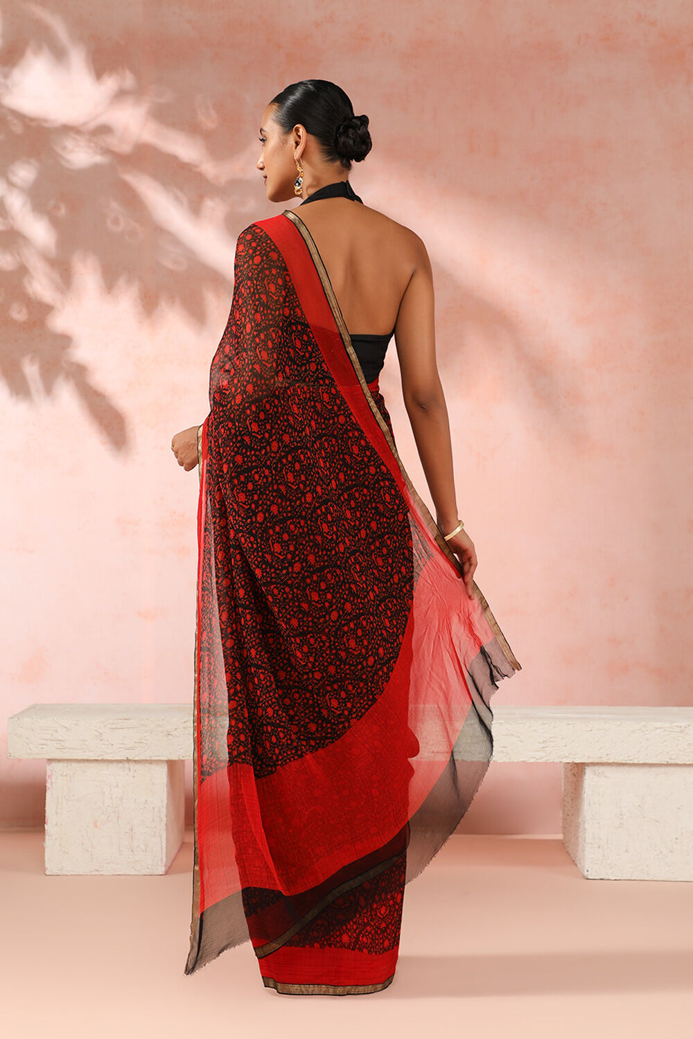 Chiffon sarees purely made from silk. Shop multicolor chiffon sarees with  blouse on Mirraw. Designer look and embroider… | Pure chiffon sarees, Chiffon  saree, Saree