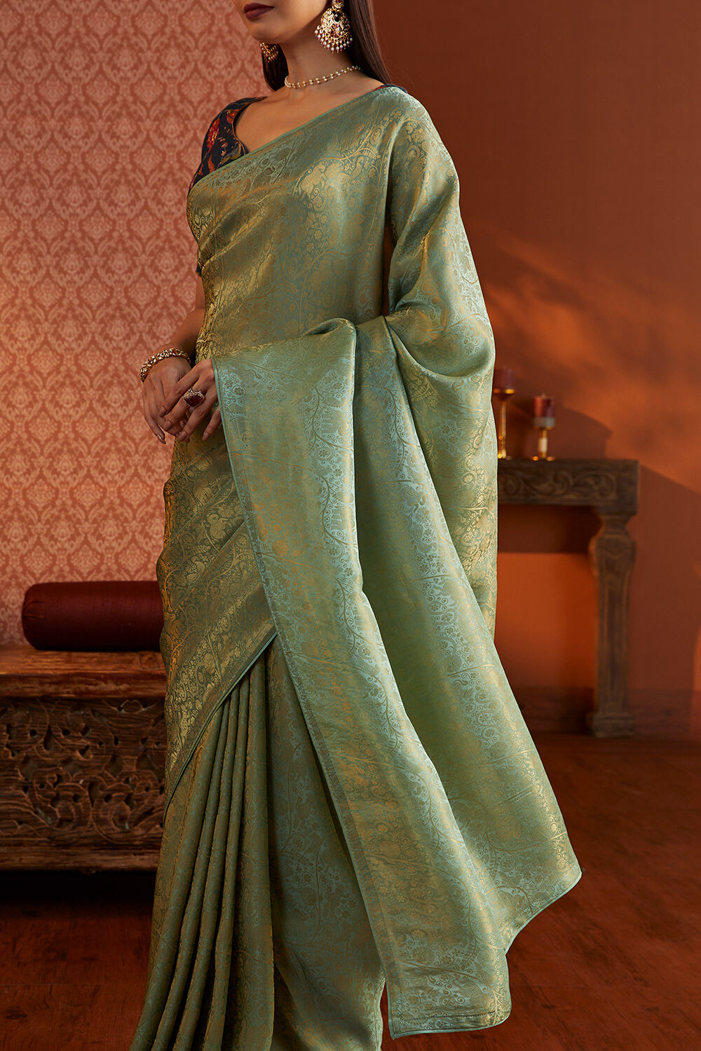 Red & Green Banarasi Silk Saree With Zari Weaving Work – Bahuji - Online  Fashion & Lifestyle Store