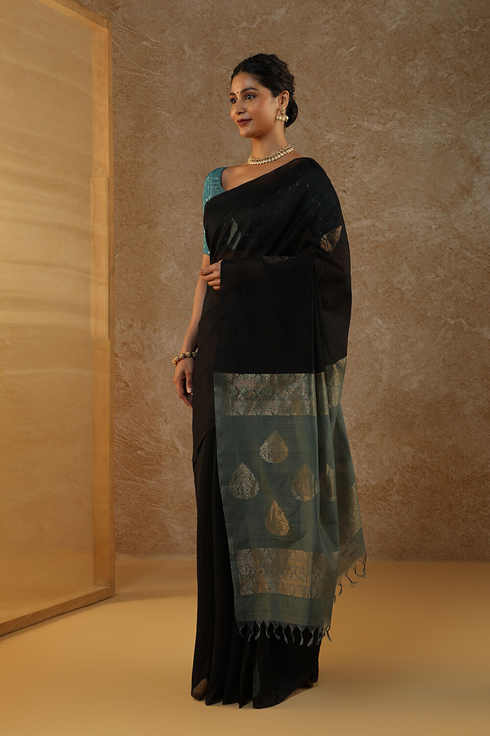 Buy Black Silk Saree online-Karagiri – Karagiri Global