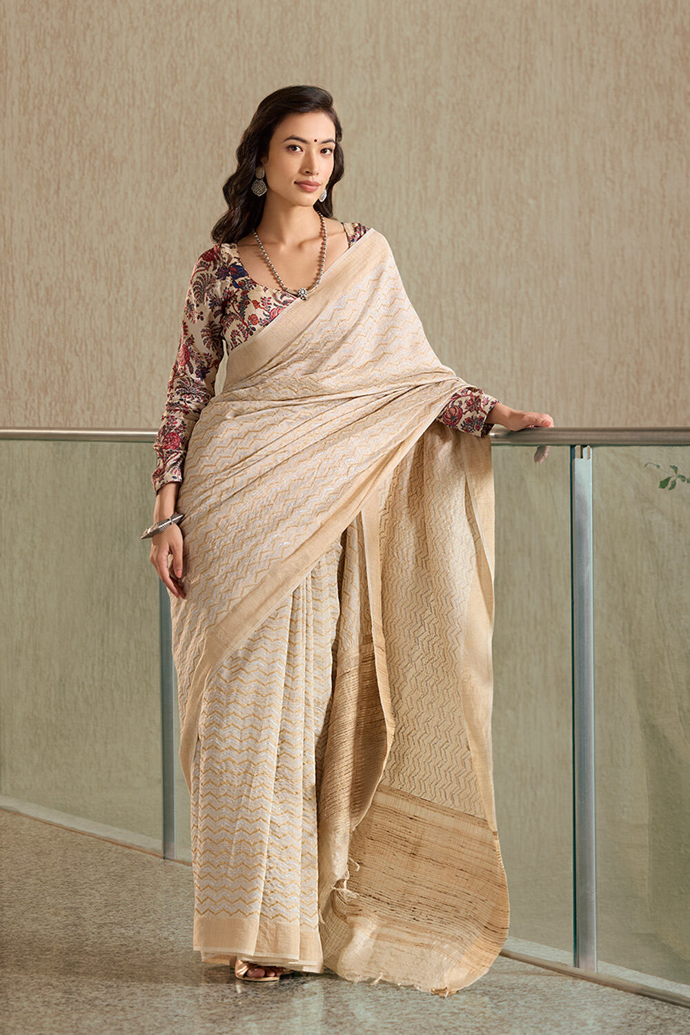 Buy White Sarees for Women by ZEEL CLOTHING Online | Ajio.com