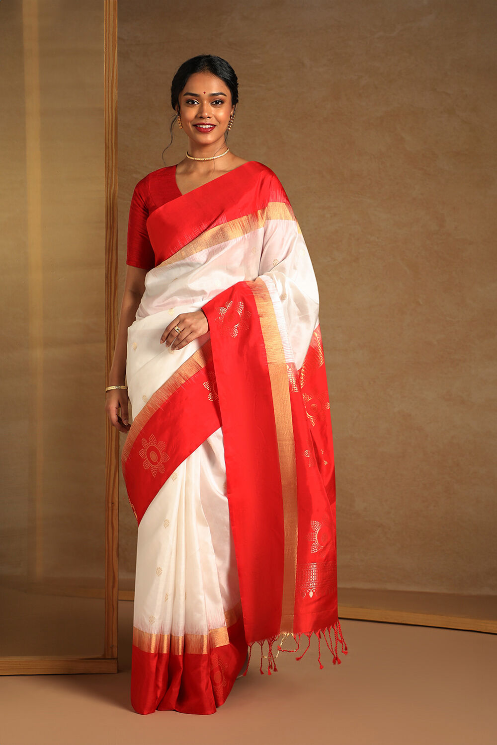 Traditional Beige Soft Silk Saree With Divine Blouse Piece – LajreeDesigner