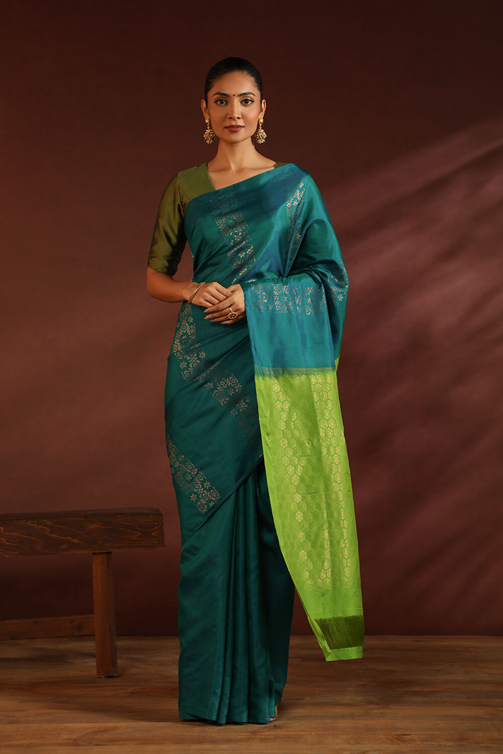 Taneira Green & Peach-Coloured Kantha Work Pure Silk Saree Price in India,  Full Specifications & Offers | DTashion.com