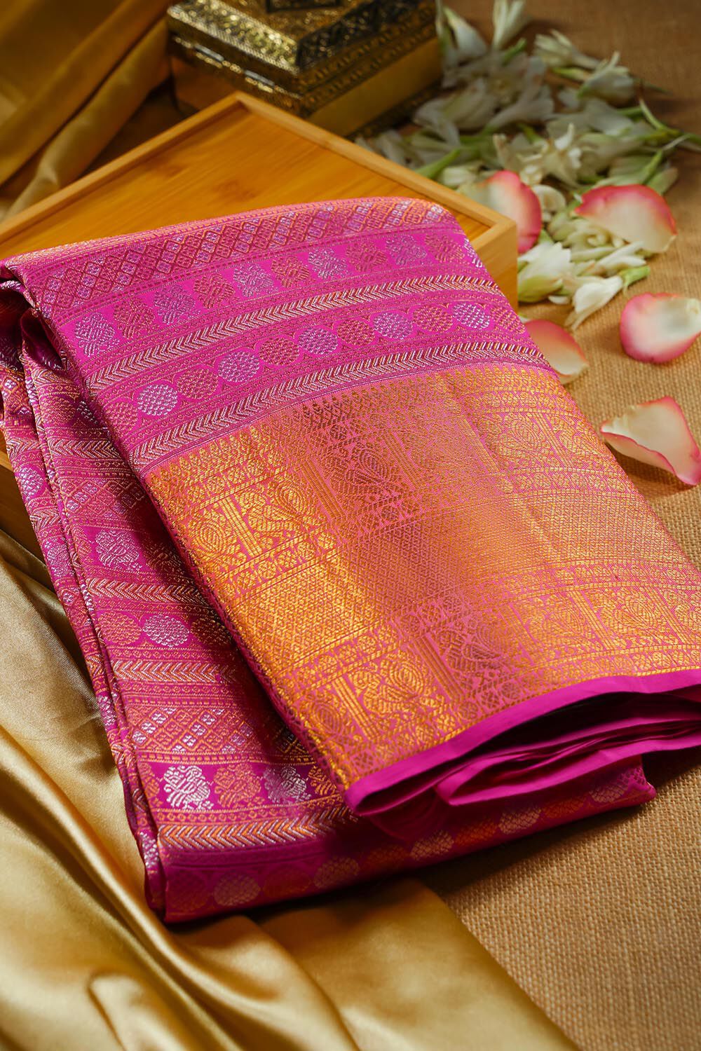 Pongal Pooja Saree in Soft Lichi Silk Fabric With White Color and Red  Border Temple Pooja Saree in USA, UK, Malaysia, South Africa, Dubai,  Singapore